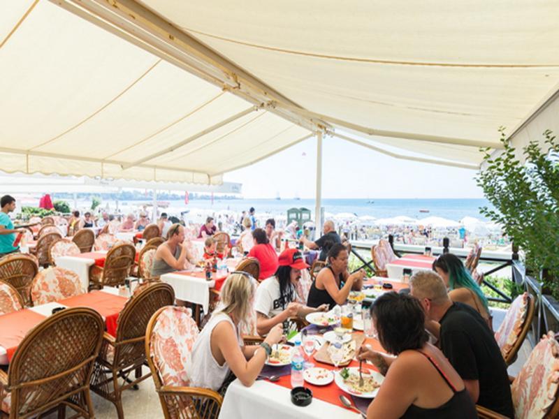 Simus Beach Hotel Side Exterior photo